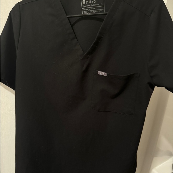 Figs Tops - Black Catarina - One-Pocket Scrub Top
L - Black